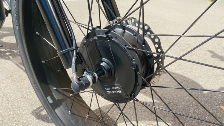 Электровелосипед-чоппер Bobber Custom 950