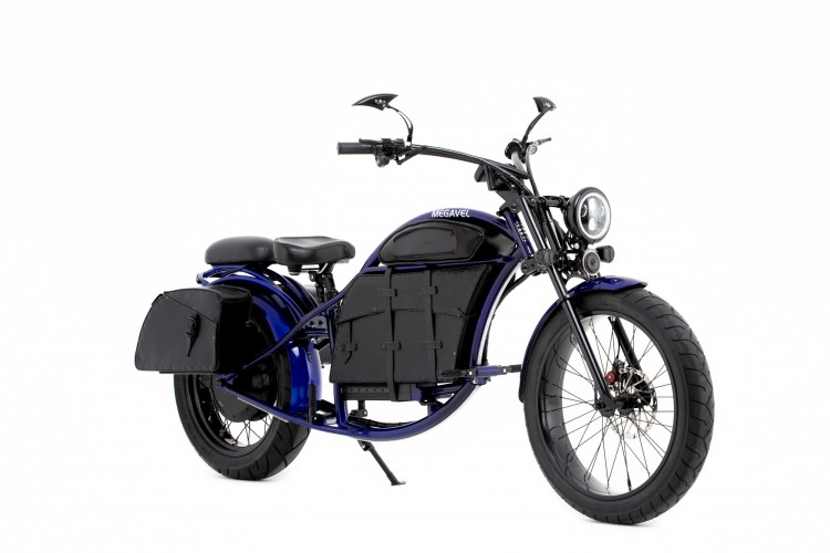 Двухместный электромотоцикл-чоппер Megavel Bobber Custom