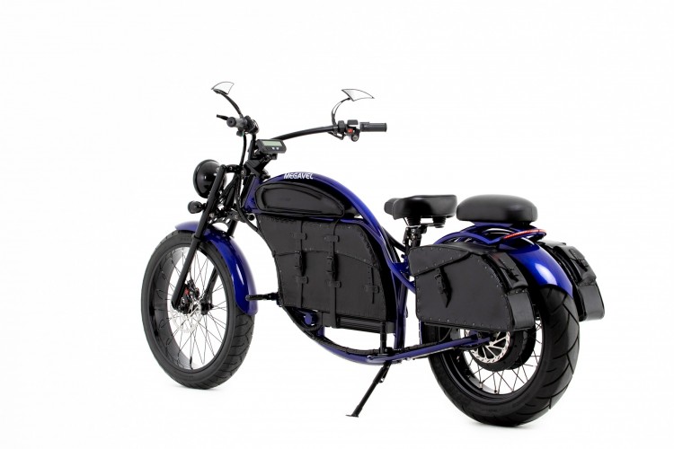 Двухместный электромотоцикл-чоппер Megavel Bobber Custom