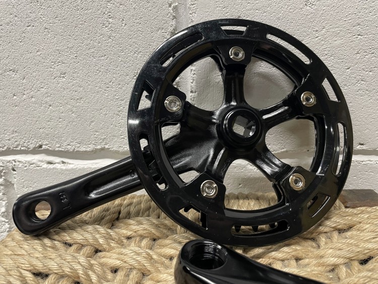 Шатуны 36Т 155 мм черные под квадрат с двойной защитой