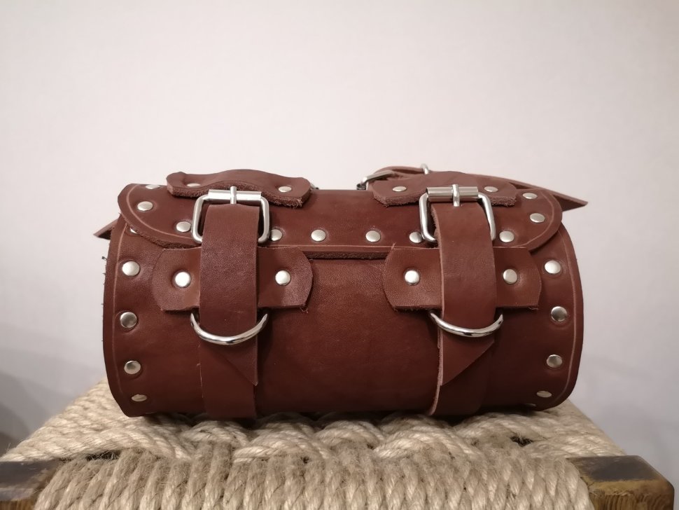 Кожаная сумка-батон коричневая