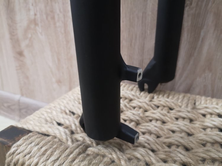 Двухкоронная амортизационная вилка для фэтбайка